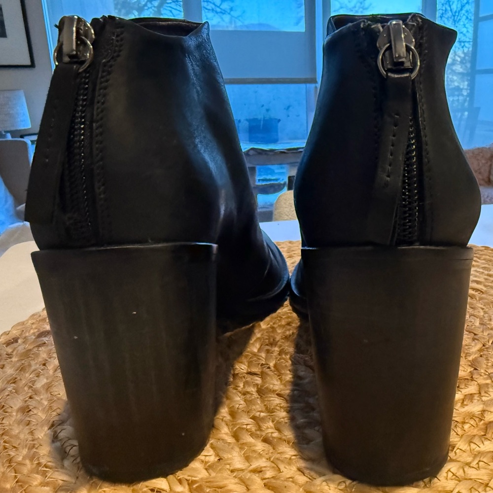 COCLICO Booties - Picture 4 of 5